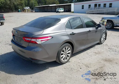 2018 Toyota Camry Le z USA, uszkodzony, nr VIN 4T1B11HK2JU109292